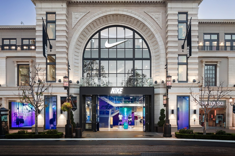 USSteel full front day NIKE the Grove, Beverly Hills www.thegrovela.com/visit/#visit-us